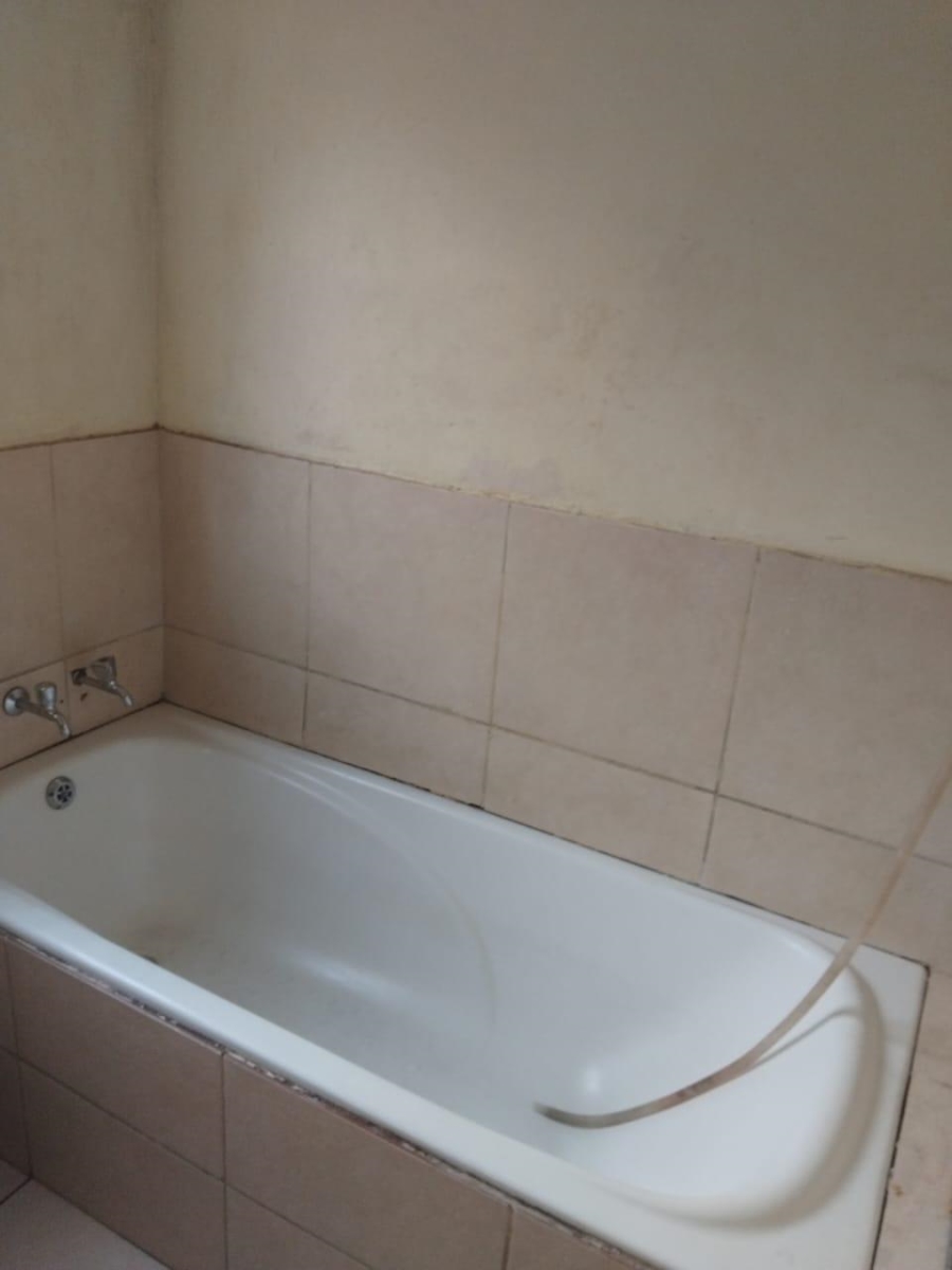 2 Bedroom Property for Sale in Rustenburg Central North West